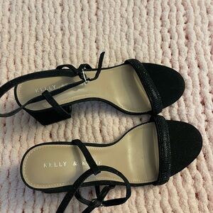 Kelly & Katie Elegant Black Sandals
